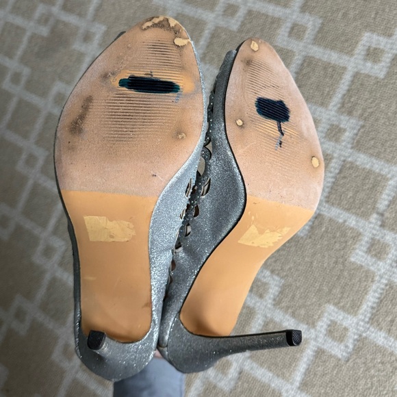 2 Lips Too Glitter Cutout Stiletto Heels Holiday Cocktail Party Shoes Silver 11 - Picture 5 of 7